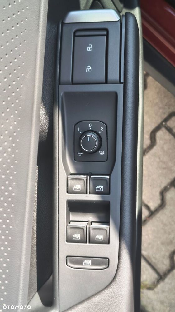 Volkswagen T-Roc - 12