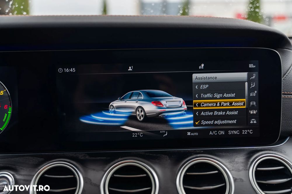 Mercedes-Benz E 300 9G-TRONIC AMG Line - 33