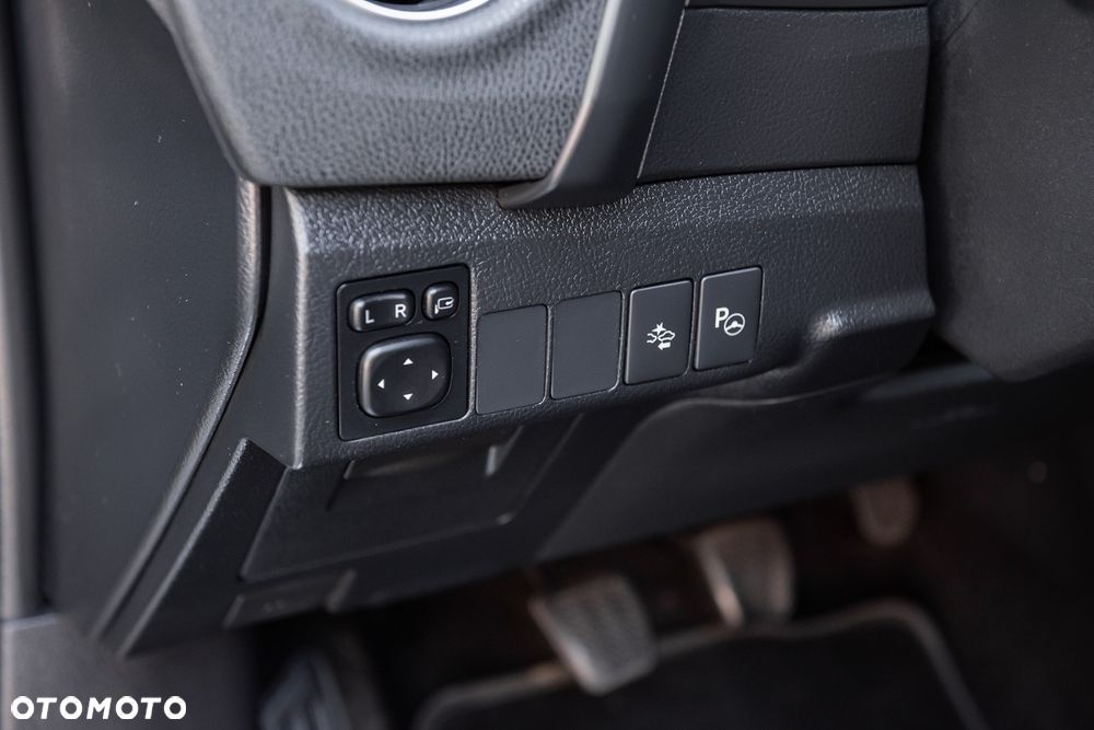 Toyota Auris 1.6 D-4D Design Edition - 26