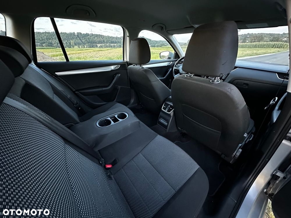 Skoda Octavia 2.0 TDI Ambition DSG - 14