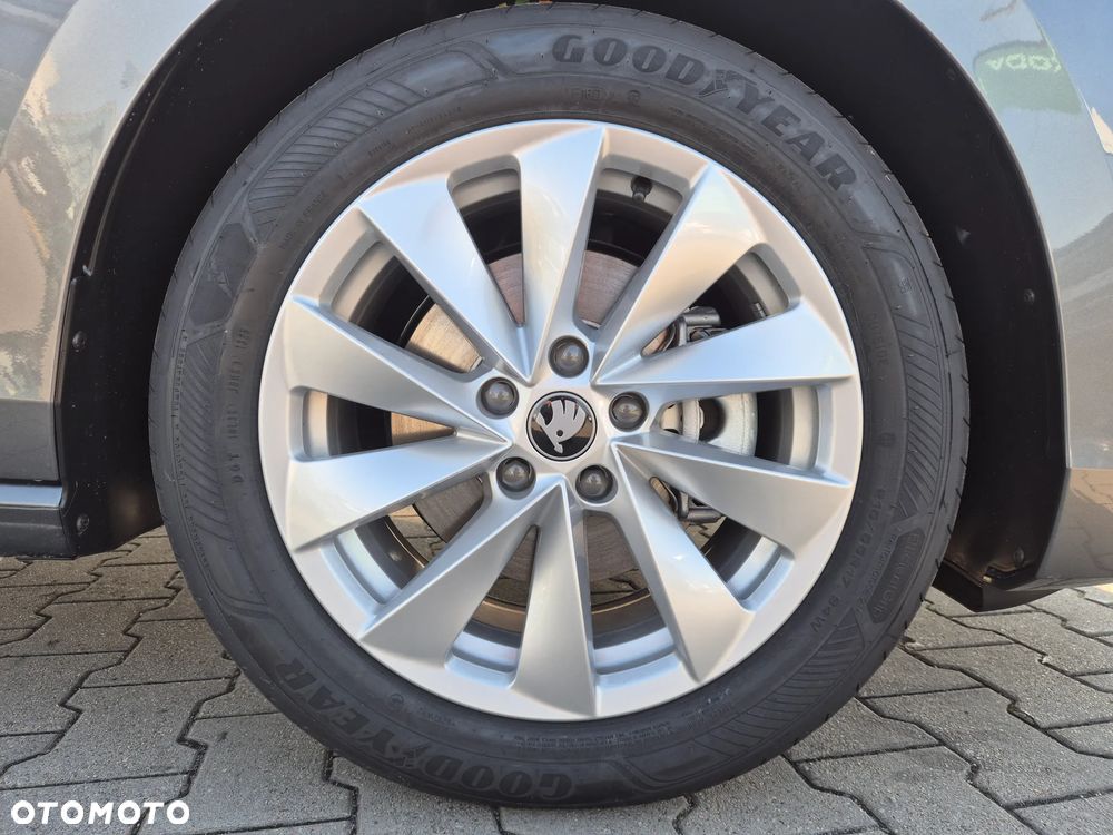 Skoda Superb 2.0 TDI SCR Selection DSG - 9