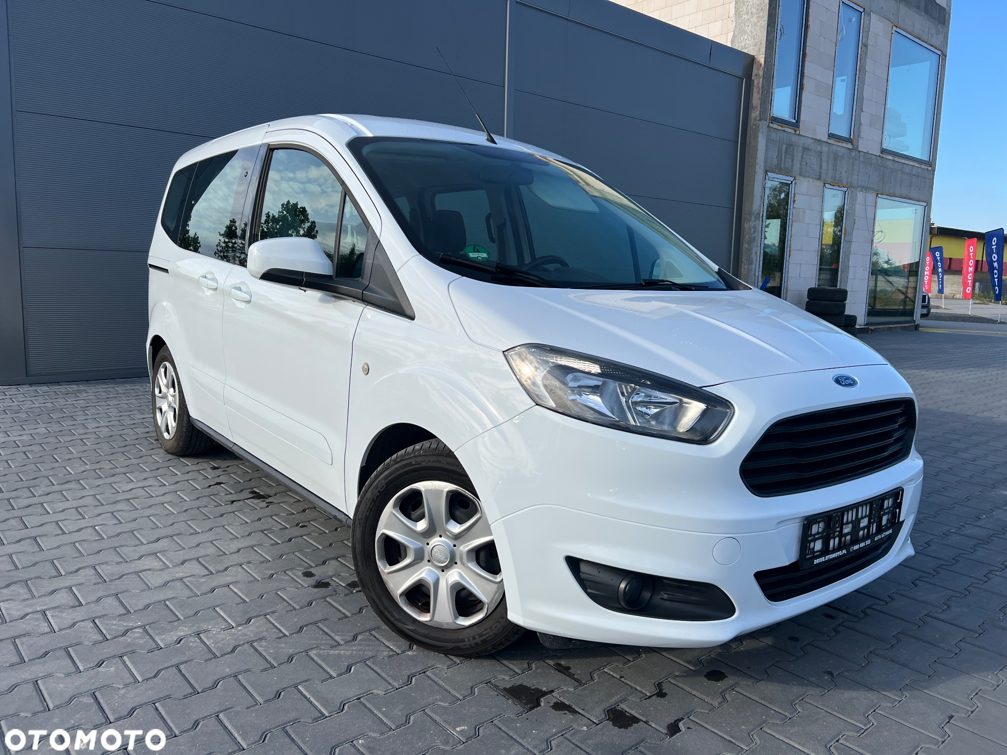 Ford Tourneo Courier 1.0 EcoBoost Trend - 6