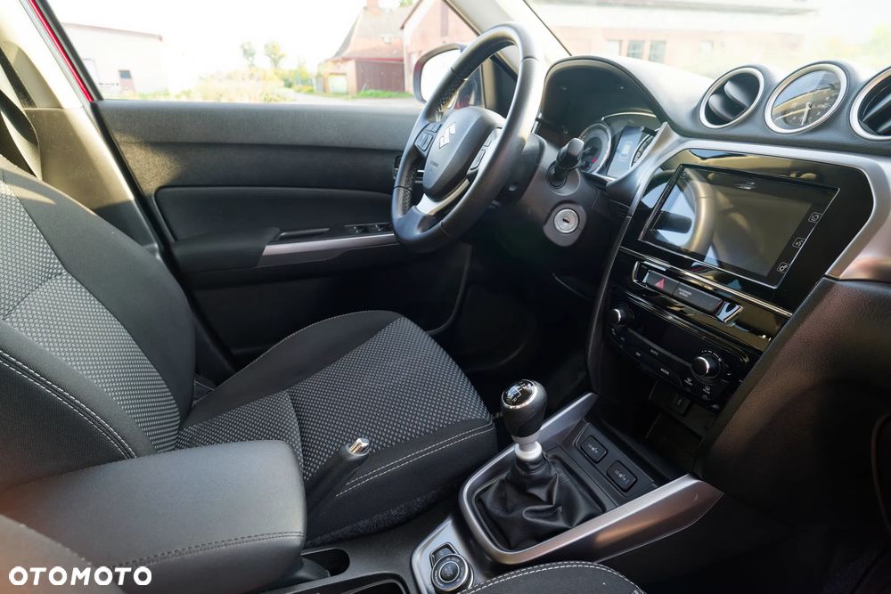 Suzuki Vitara 1.4 Boosterjet Premium 4WD - 17