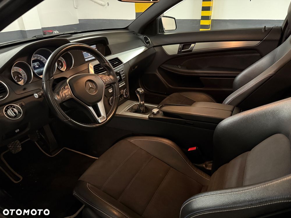 Mercedes-Benz Klasa C 180 Edition - 21