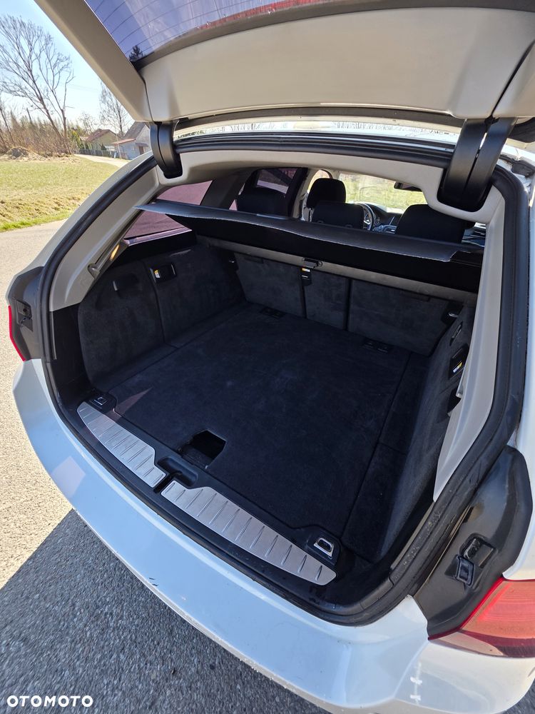 BMW Seria 5 520d - 23