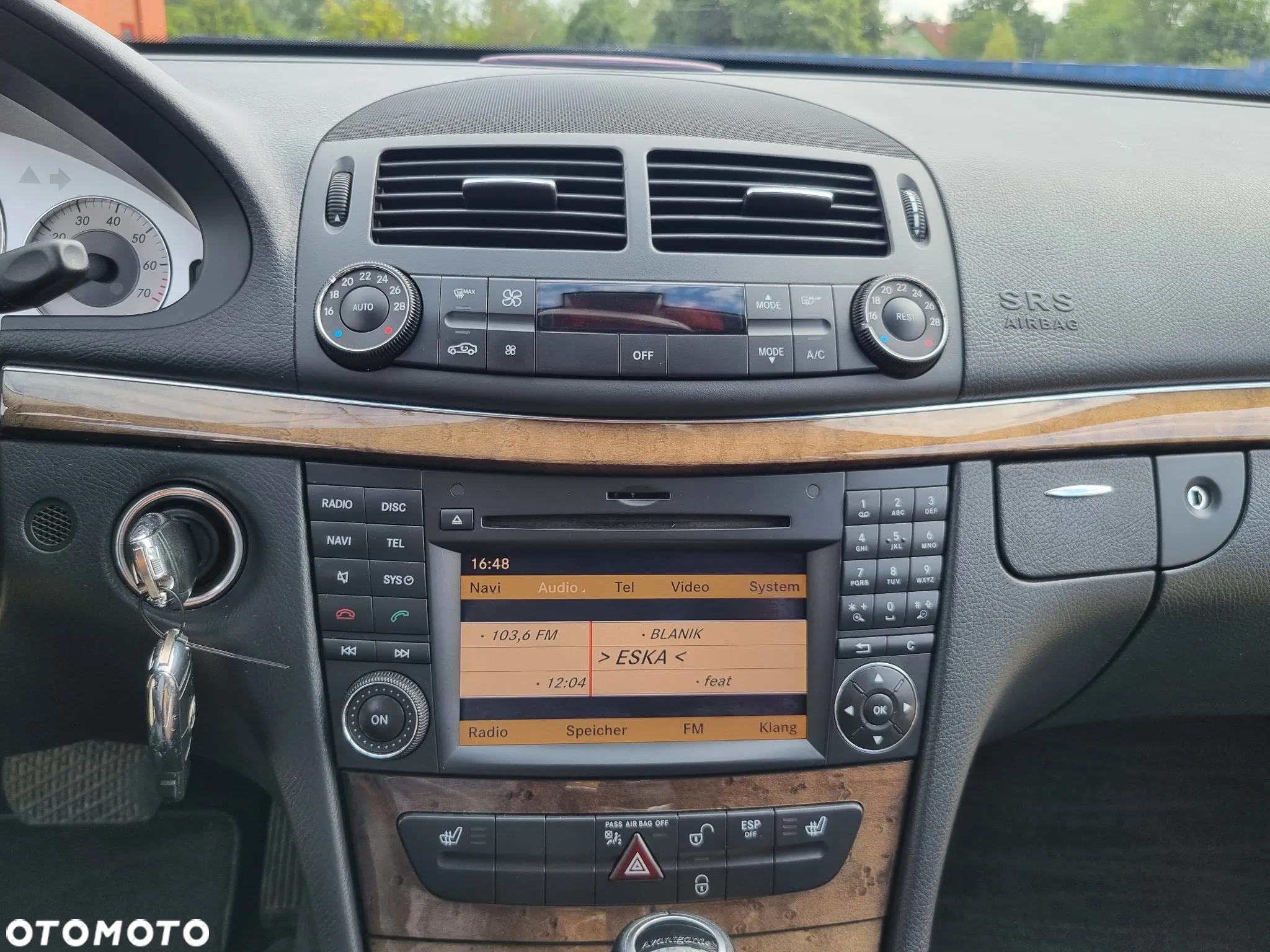 Mercedes-Benz Klasa E 200 T BlueEFFICIENCY 7G-TRONIC Avantgarde - 30