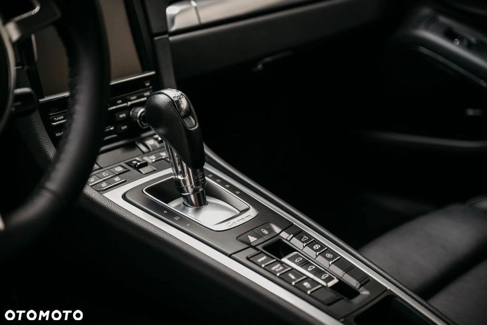 Porsche 911 Carrera 4S PDK - 16