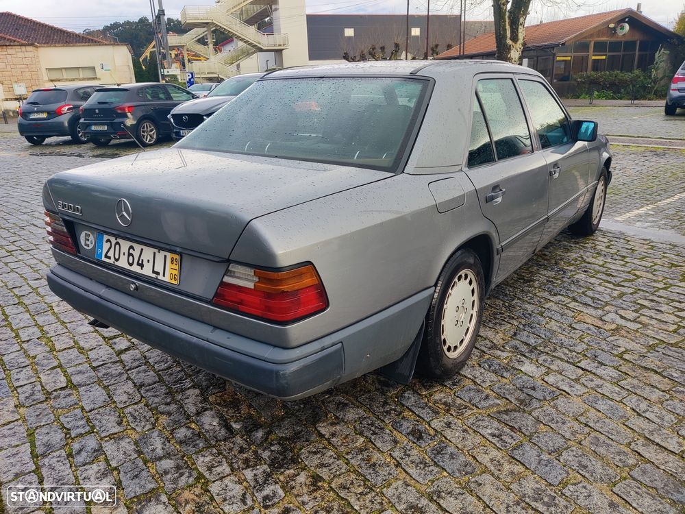 Mercedes-Benz W124 (1984-1997) 300 TD - 10