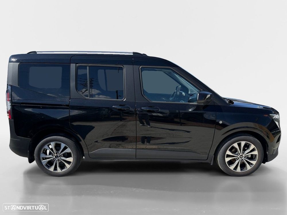 Ford Tourneo Courier 1.0 EcoBoost Titanium DCT — fotografia 6