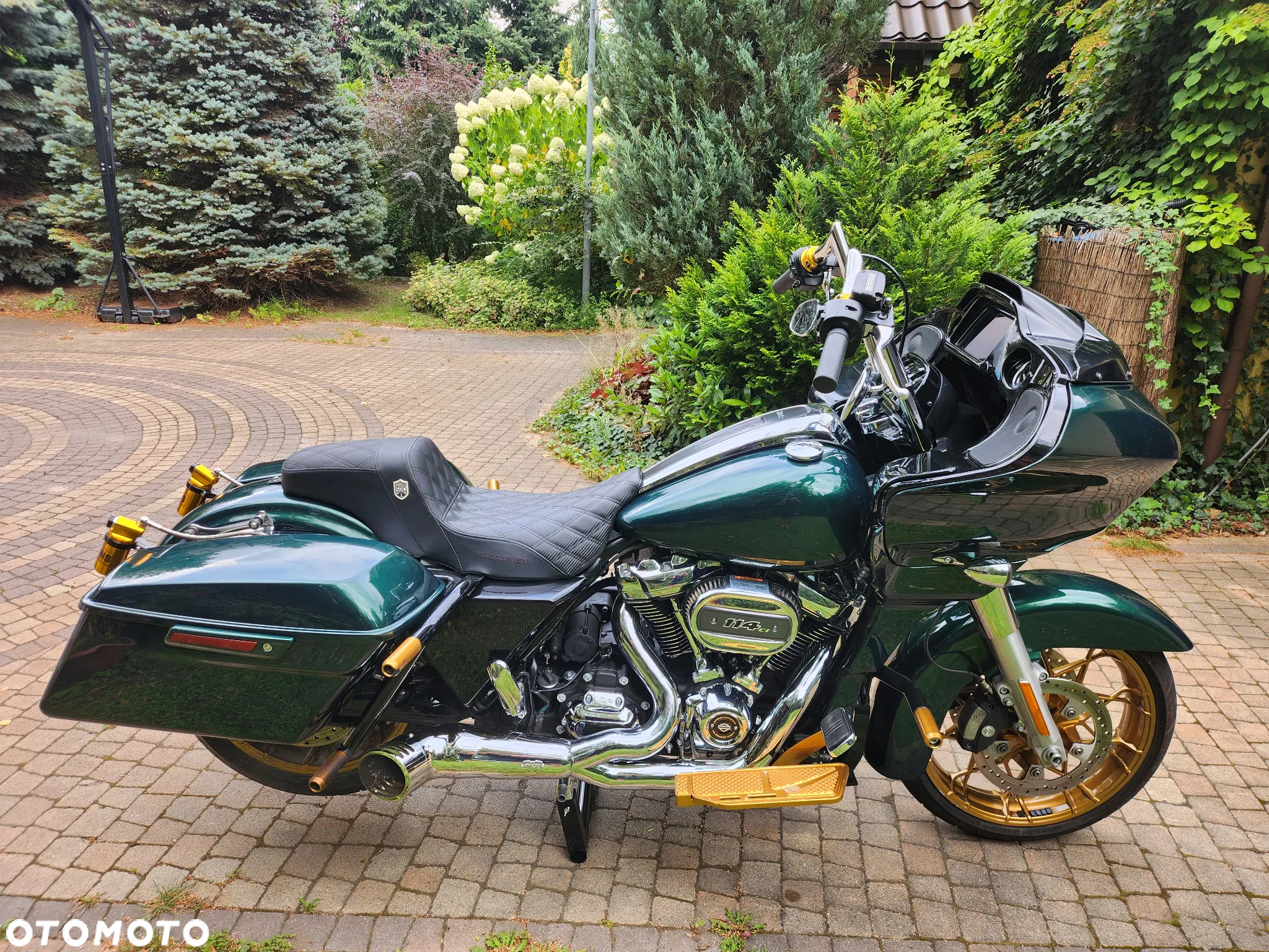 Harley-Davidson Touring Road Glide - 2