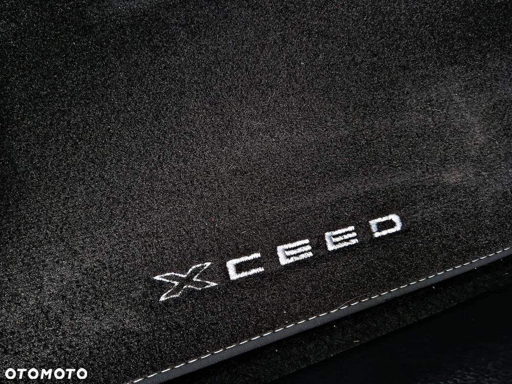 Kia XCeed - 35