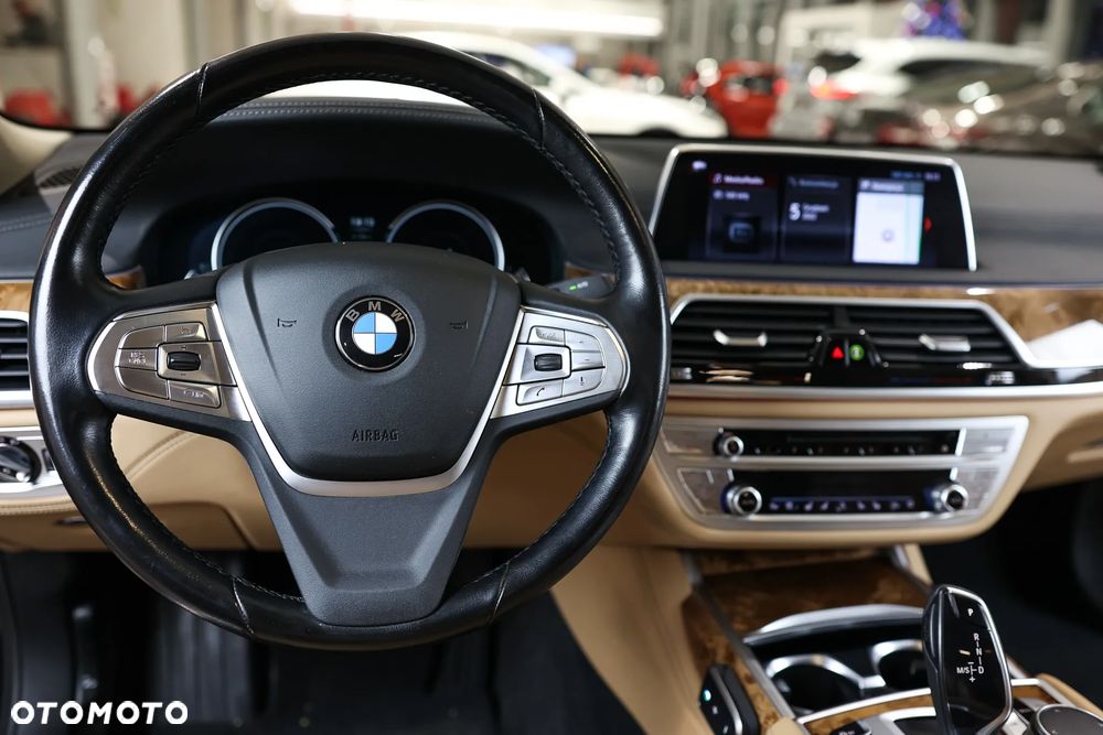 BMW Seria 7 730d xDrive - 13