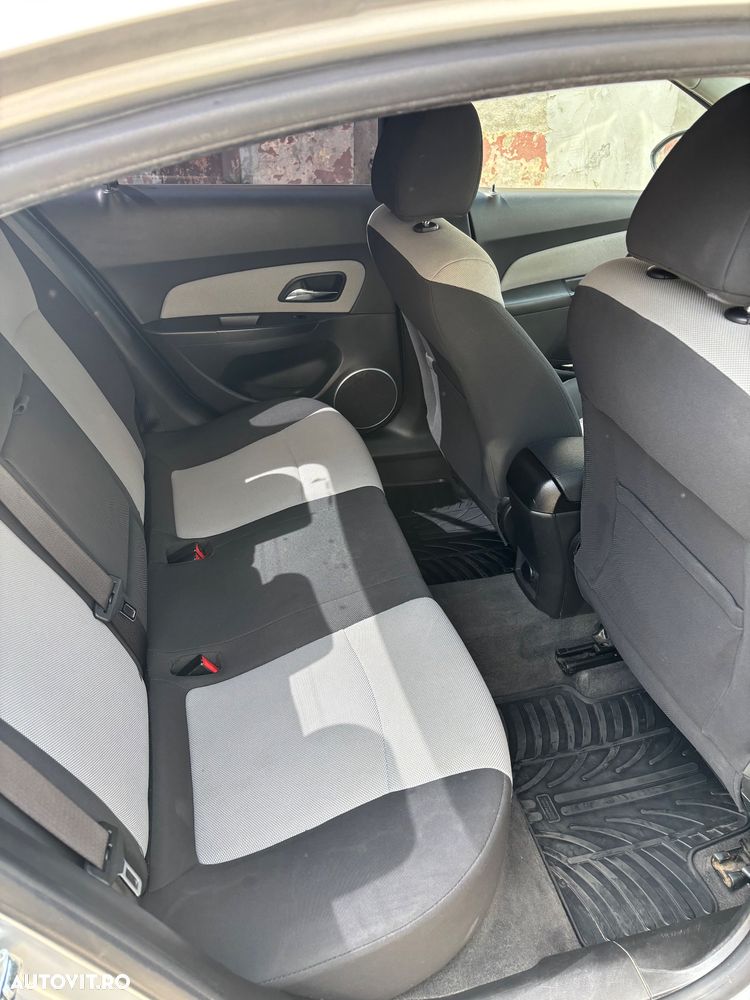 Chevrolet Cruze 1.6 DOHC LS+ - 7