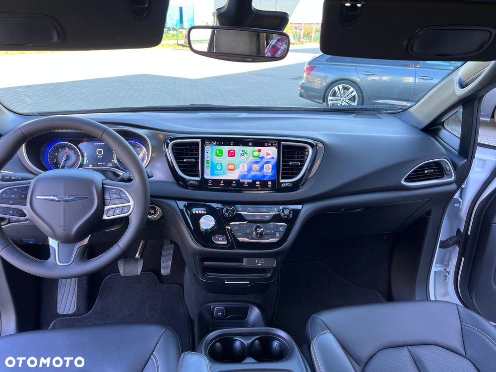 Chrysler Pacifica 2025 photo 5