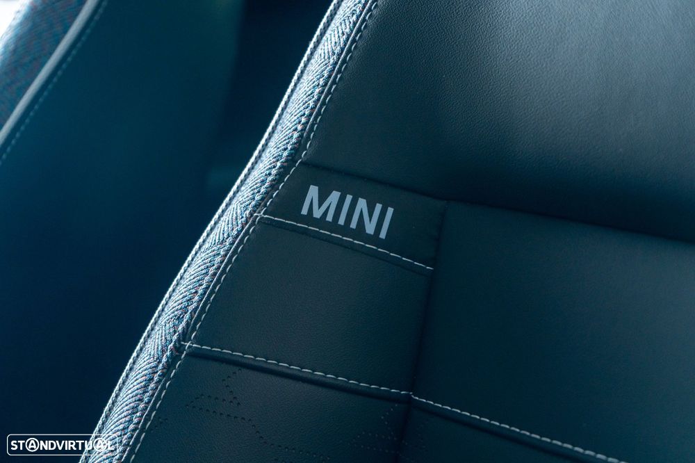 MINI 3 Portas Cooper E Essential - 39