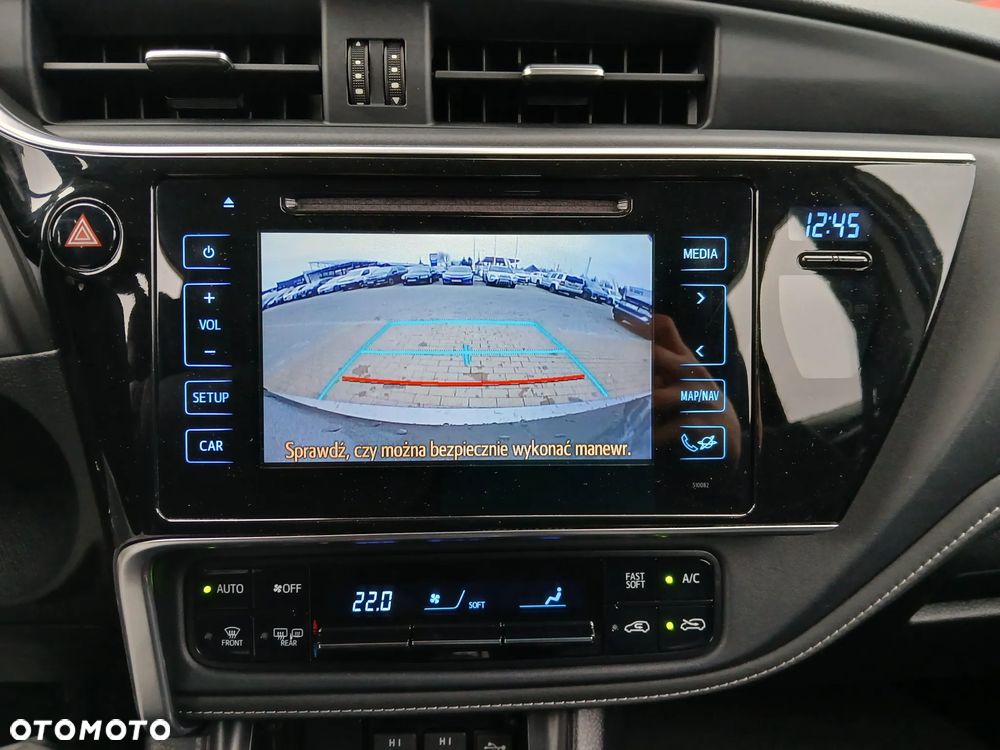 Toyota Auris 1.6 Premium MS - 26