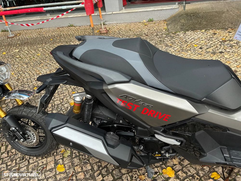 Honda ADV 350 - 7