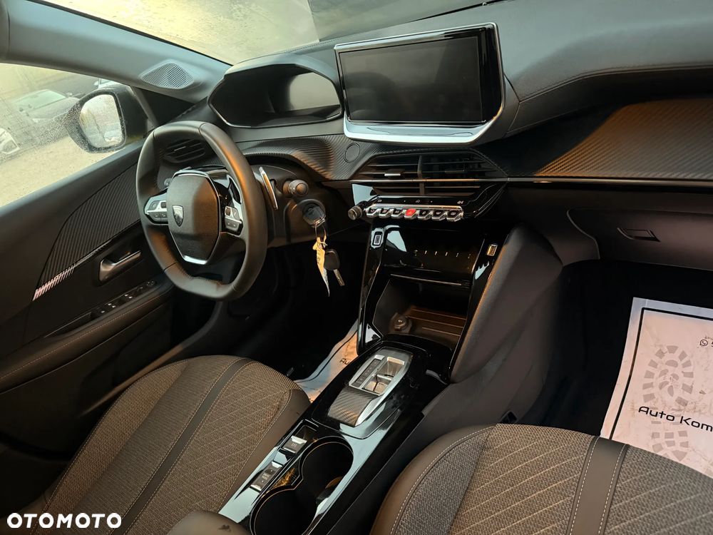 Peugeot 208 - 7