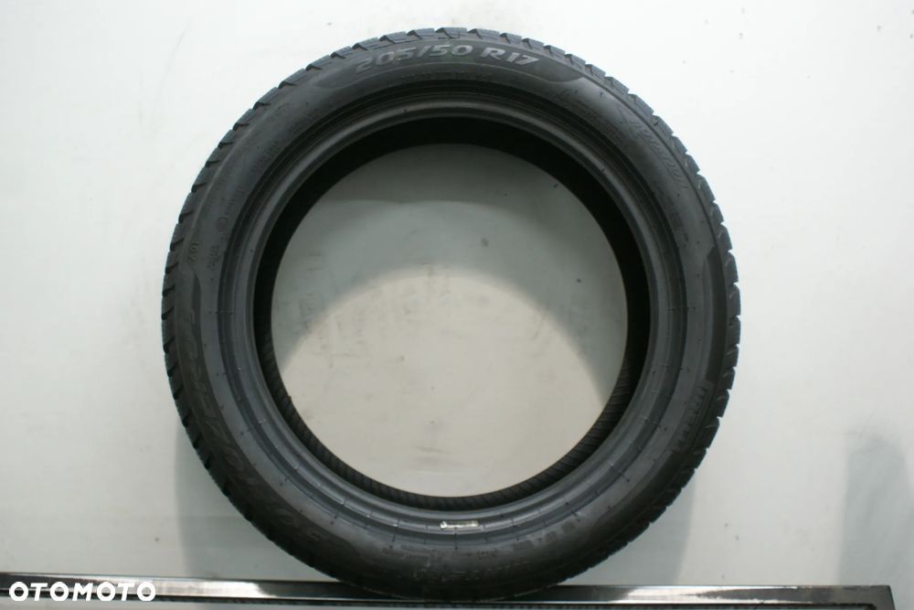 205/50R17 PIRELLI SOTTOZERO 3 WINTER , 7,5mm 2023r B1696 - 4