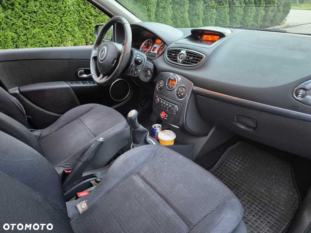 Renault Clio - 7