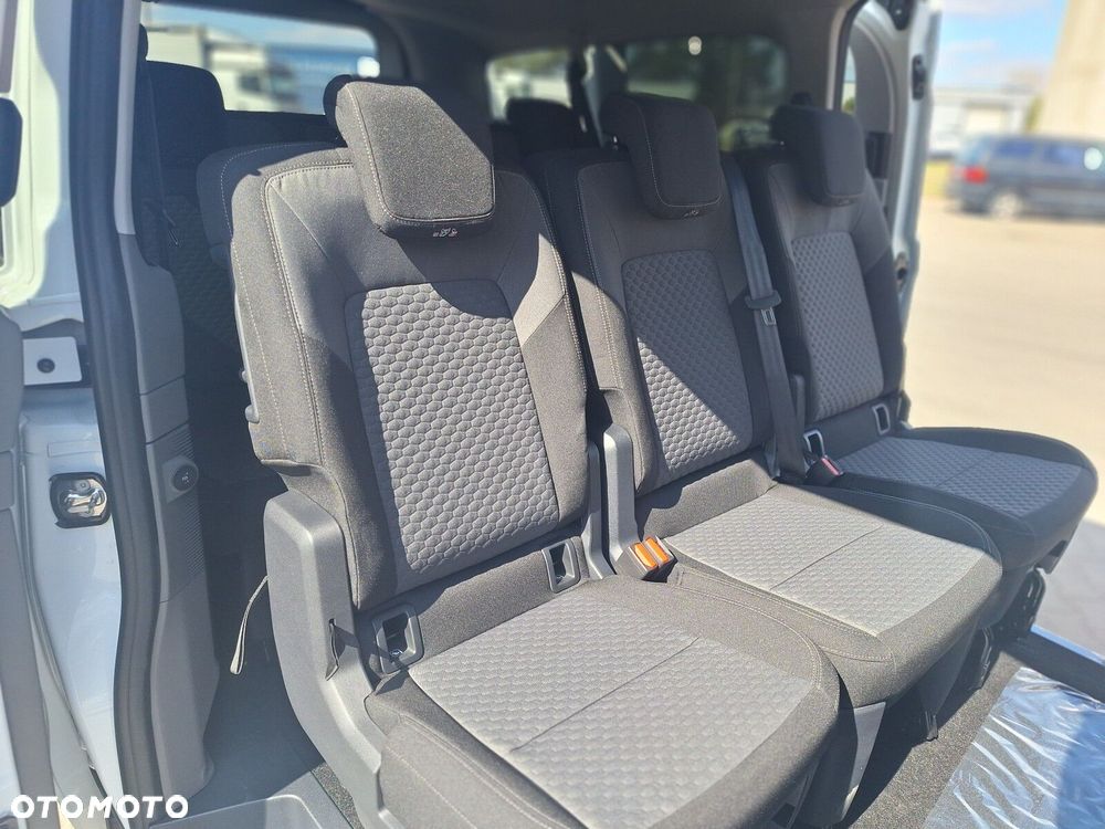 Volkswagen Caravelle - 26