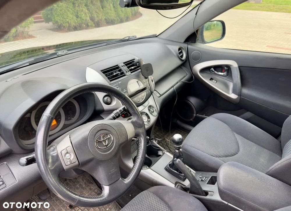 Toyota RAV4 - 7
