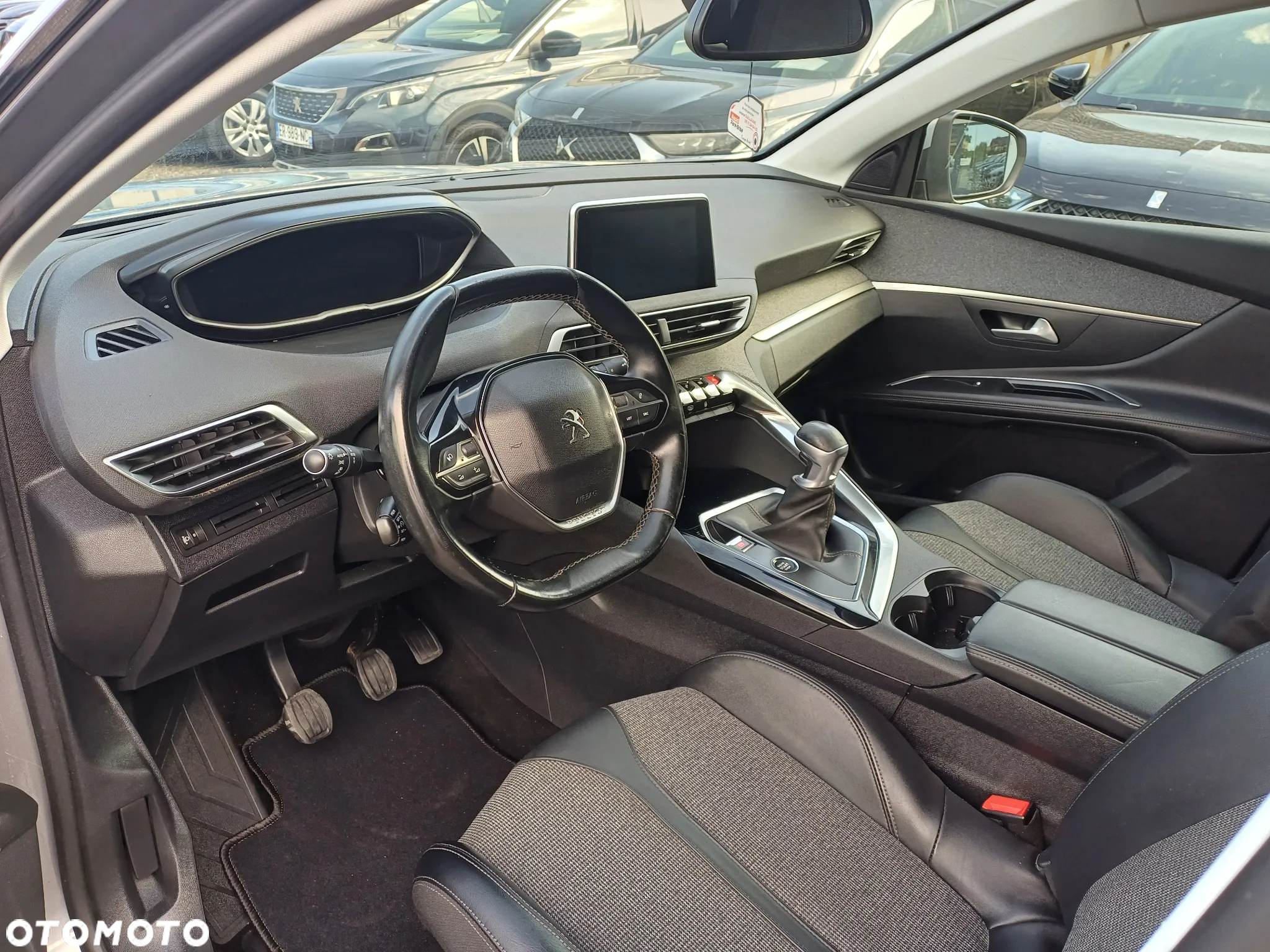 Peugeot 5008 1.2 PureTech Allure S&S - 13