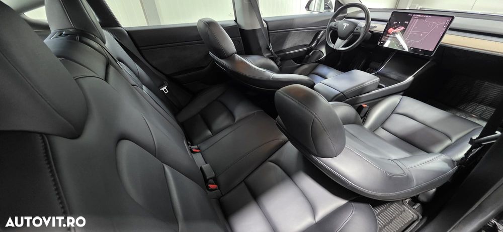 Tesla Model 3 - 24