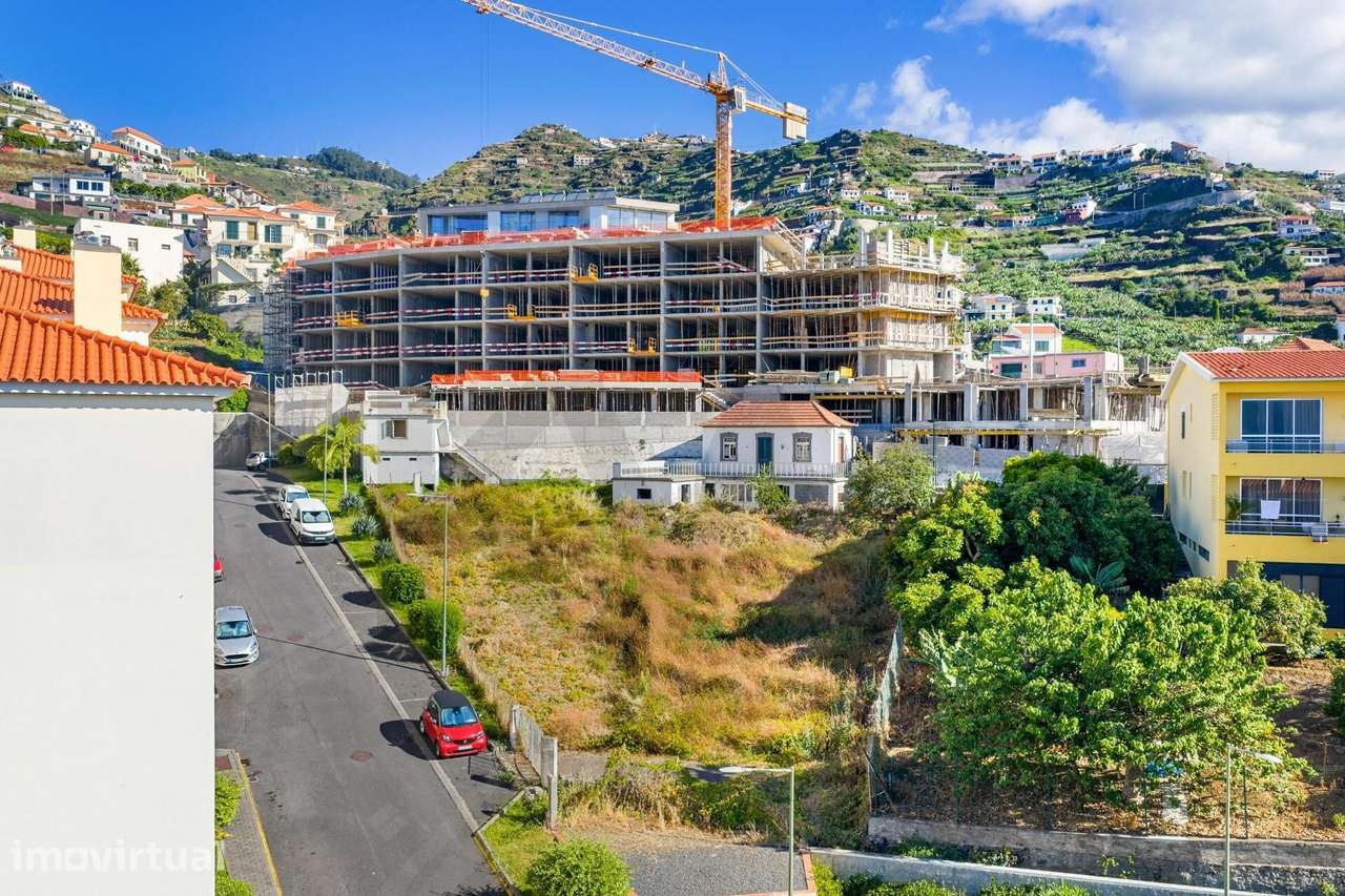 TERRENO URBANO COM MORADIA PARA RECUPERAÇÃO E ELEVADO POTENCIAL DE DES - Grande imagem: 3/28