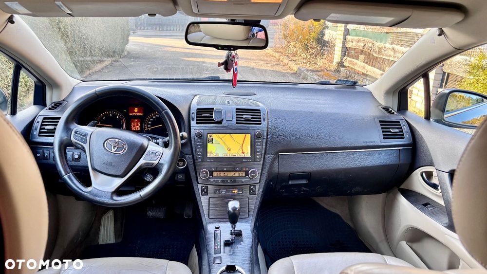 Toyota Avensis ver-2-2-d--cat-sol - 9