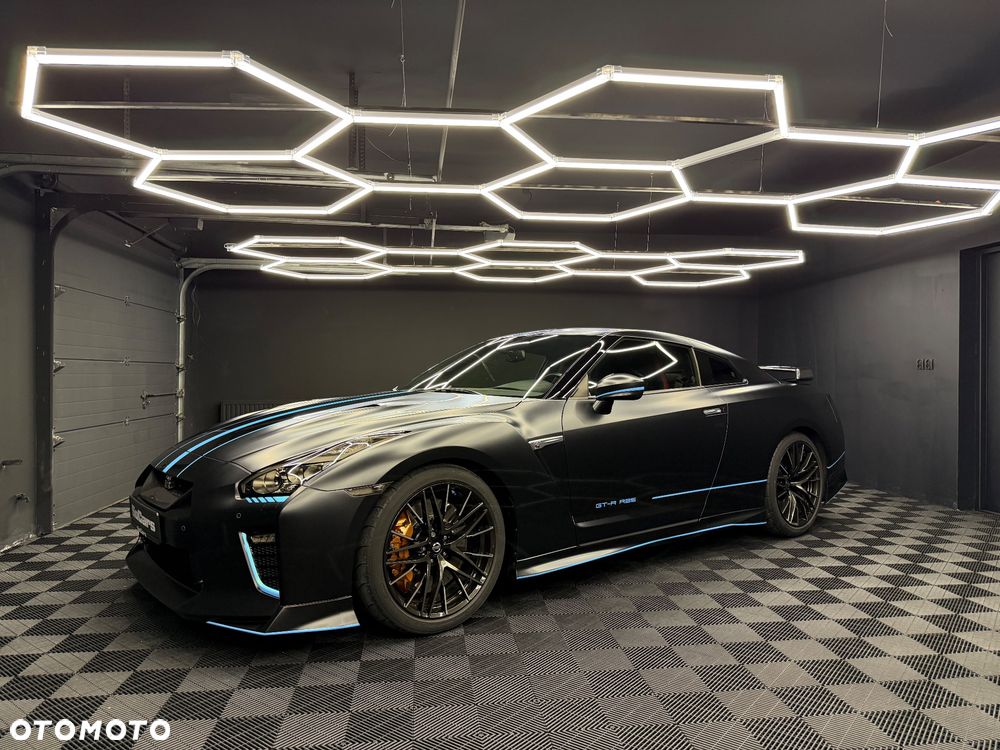 Nissan GT-R Black Edition - 2