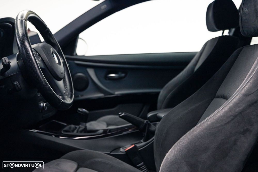 BMW 320 d Coupe Edição M - 18