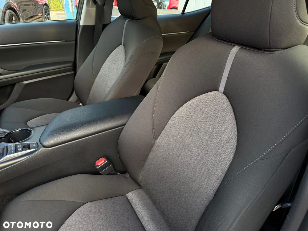 Toyota Camry 2.5 Hybrid Comfort CVT - 26