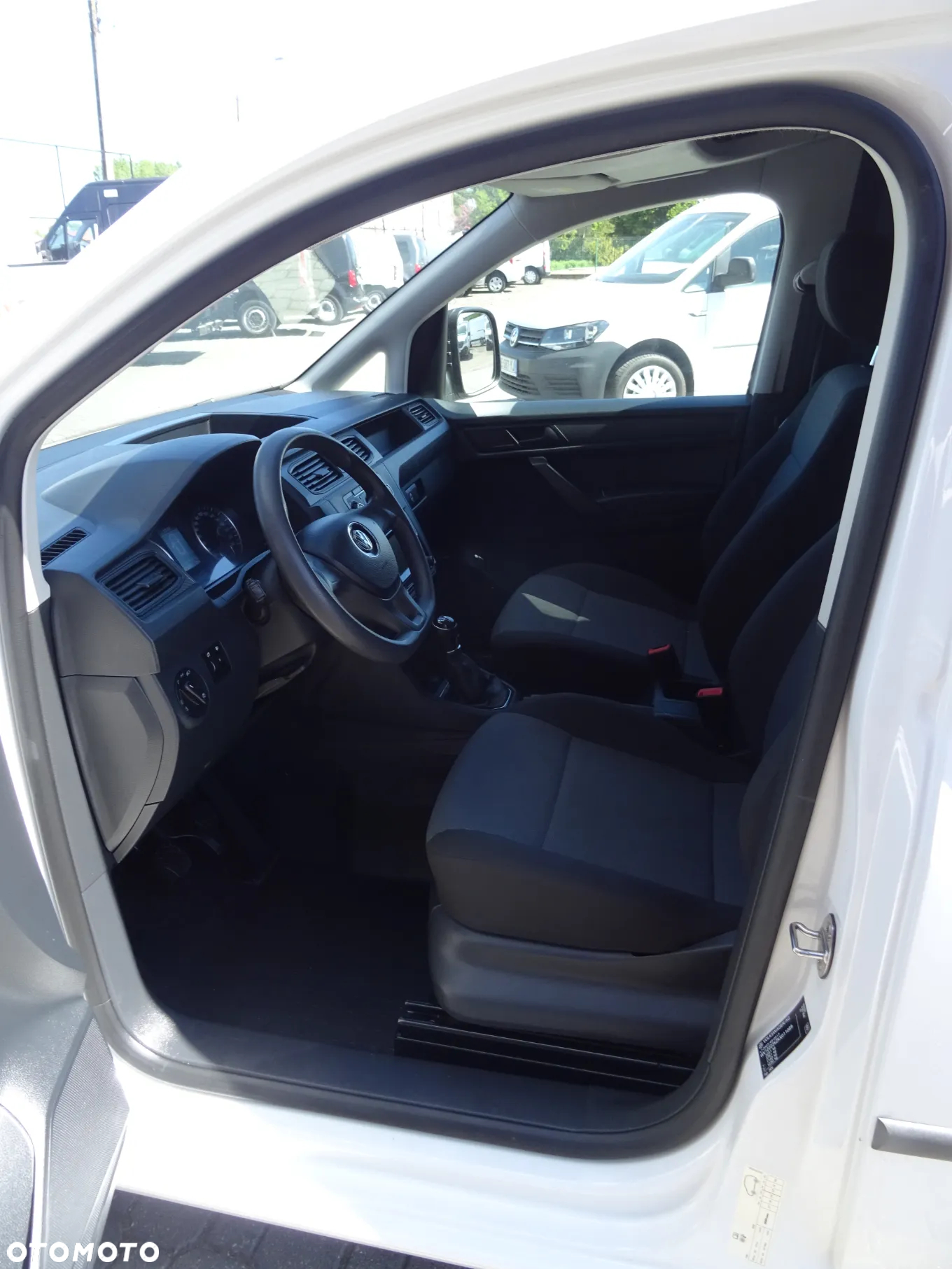 Volkswagen CADDY - 13
