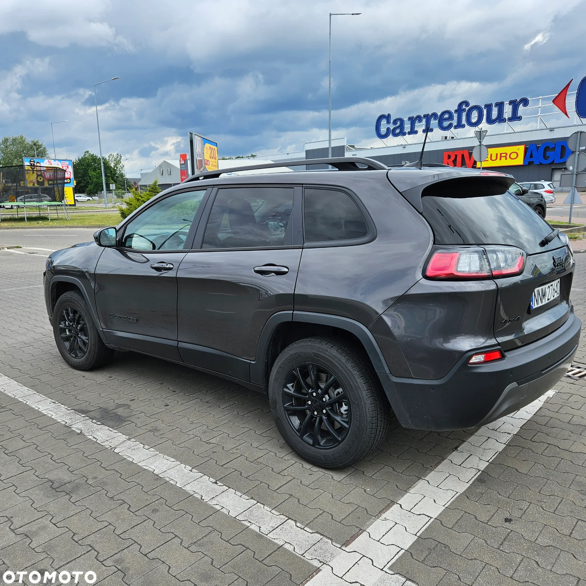 Jeep Cherokee - 2