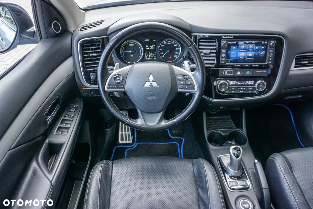 Mitsubishi Outlander - 38