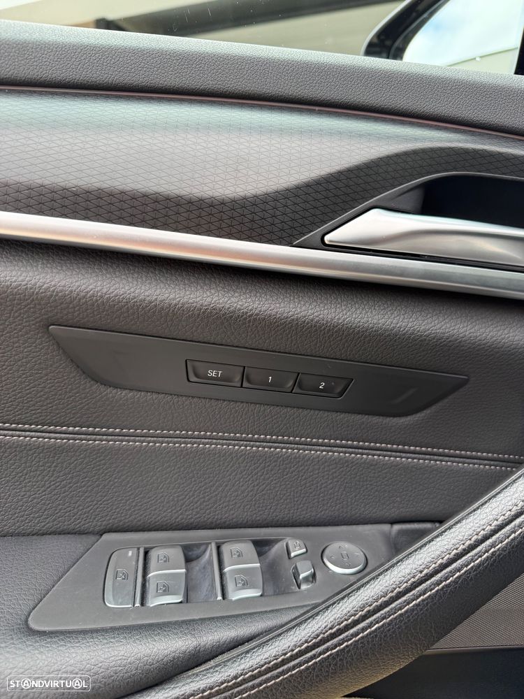 BMW 530 e Pack M - 13