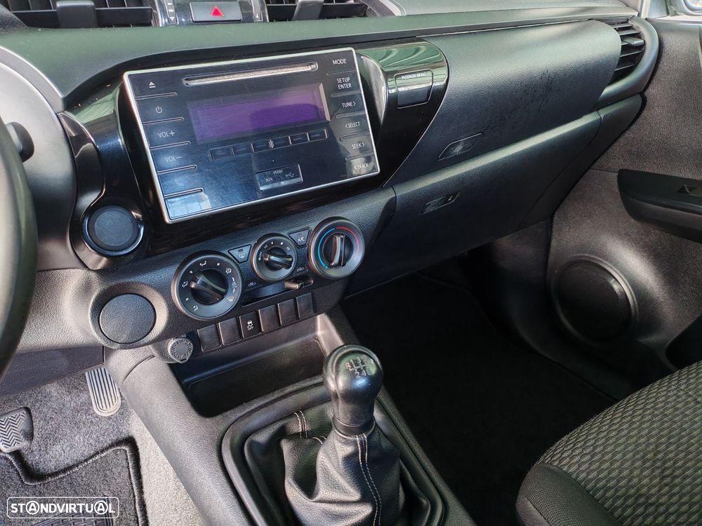 Toyota Hilux - 13