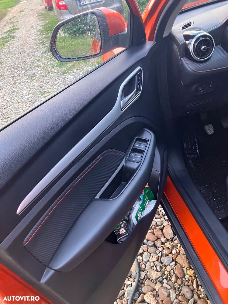 MG ZS 1.5 GSL 5MT Exclusive - 10