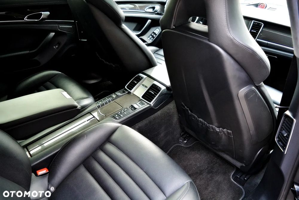 Porsche Panamera GTS - 29
