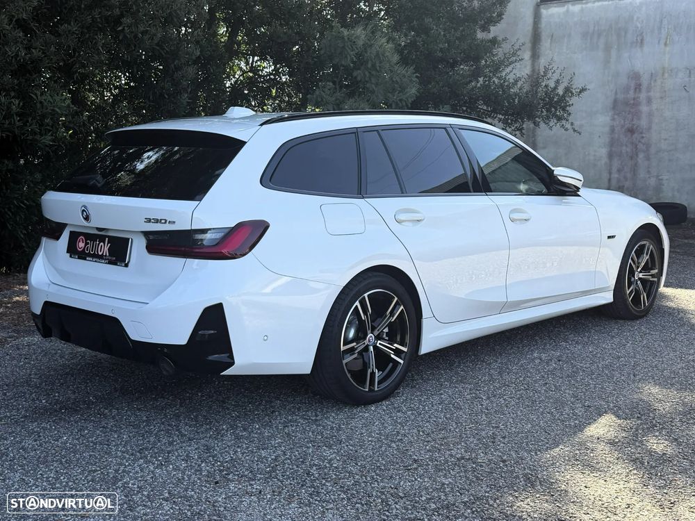 BMW 330 e Pack 50 anos M Auto - 11