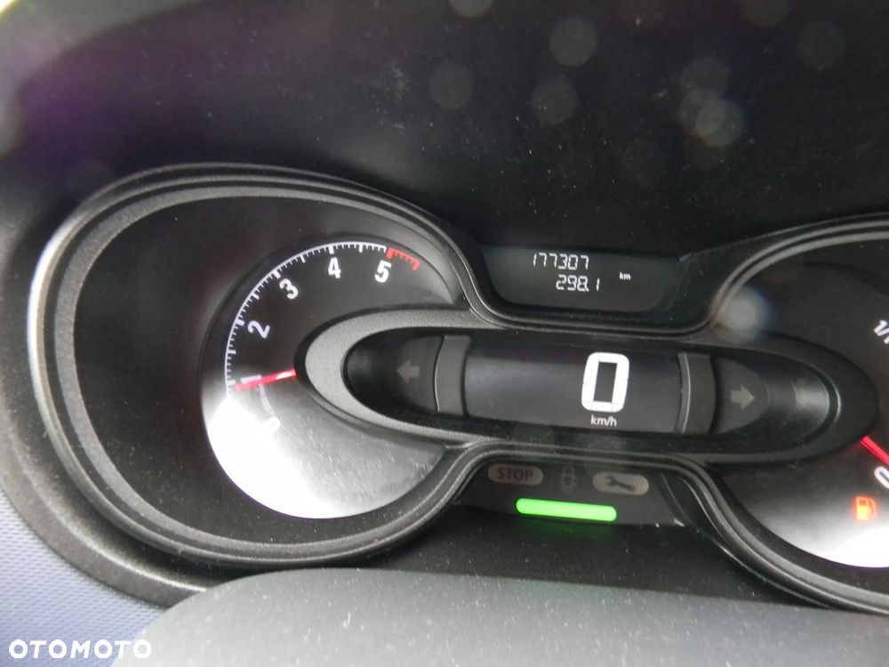 Opel Vivaro - 22
