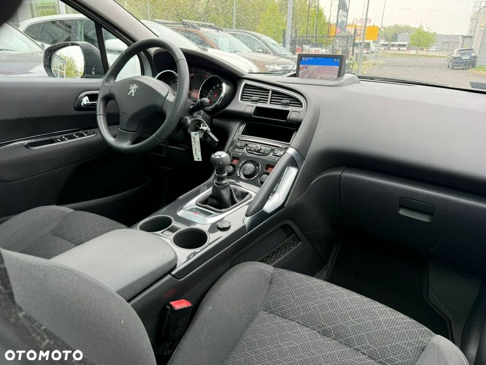 Peugeot 3008 1.6 THP Allure - 21