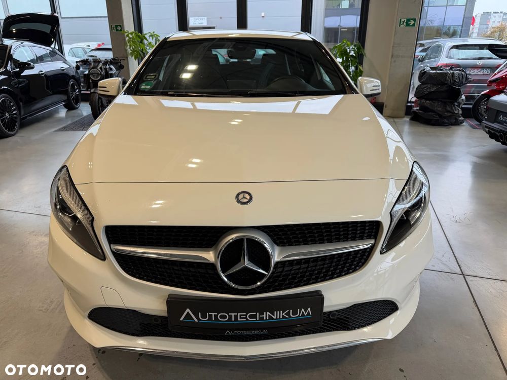 Mercedes-Benz Klasa A 180 (BlueEFFICIENCY) Style - 2