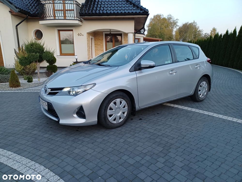 Toyota Auris - 16