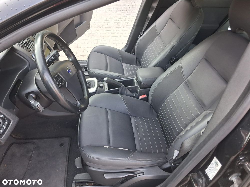 Volvo V50 2.0D Momentum - 5