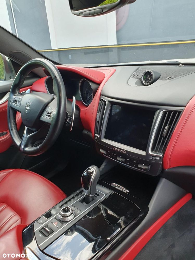Maserati Levante S Q4 - 25