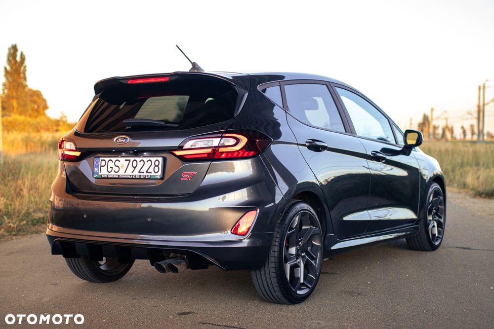 Ford Fiesta - 6