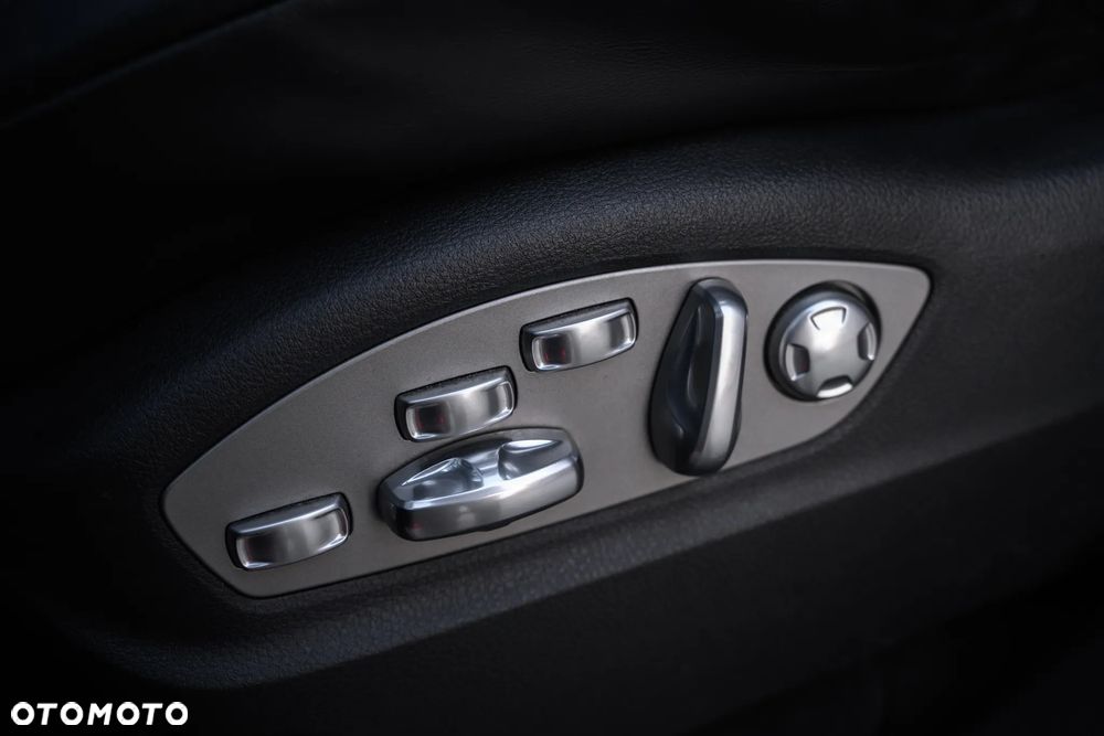 Porsche Cayenne - 38