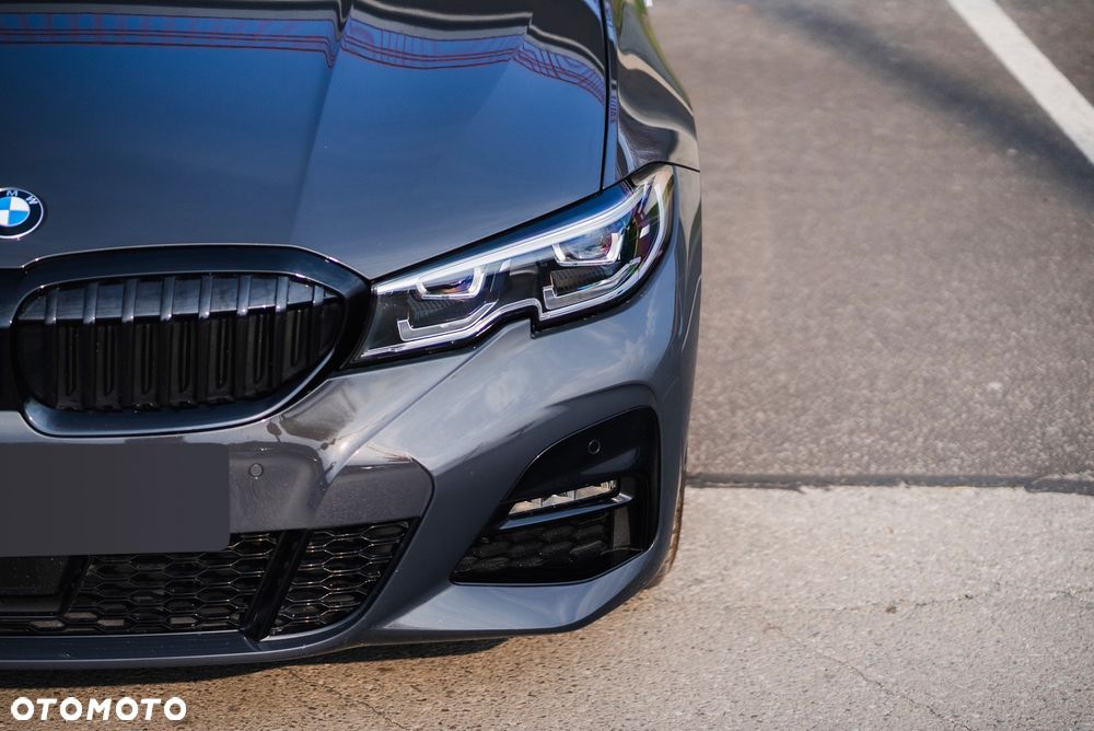 BMW Seria 3 330i Edition M Sport Shadow - 16